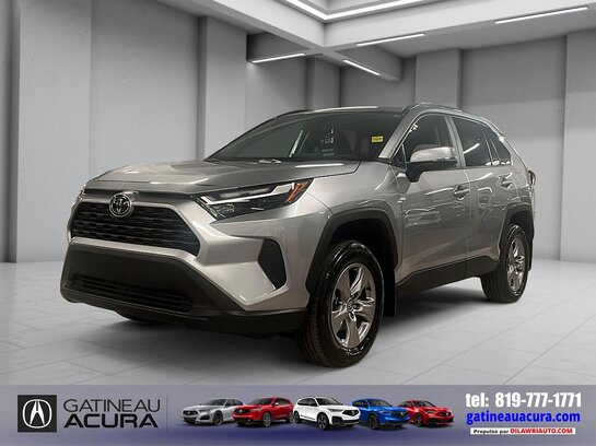TOYOTA RAV4 XLE AWD *** UN PROPRIO + TOIT + CUIR + CLEAN CARFAX *** 2025 Argent